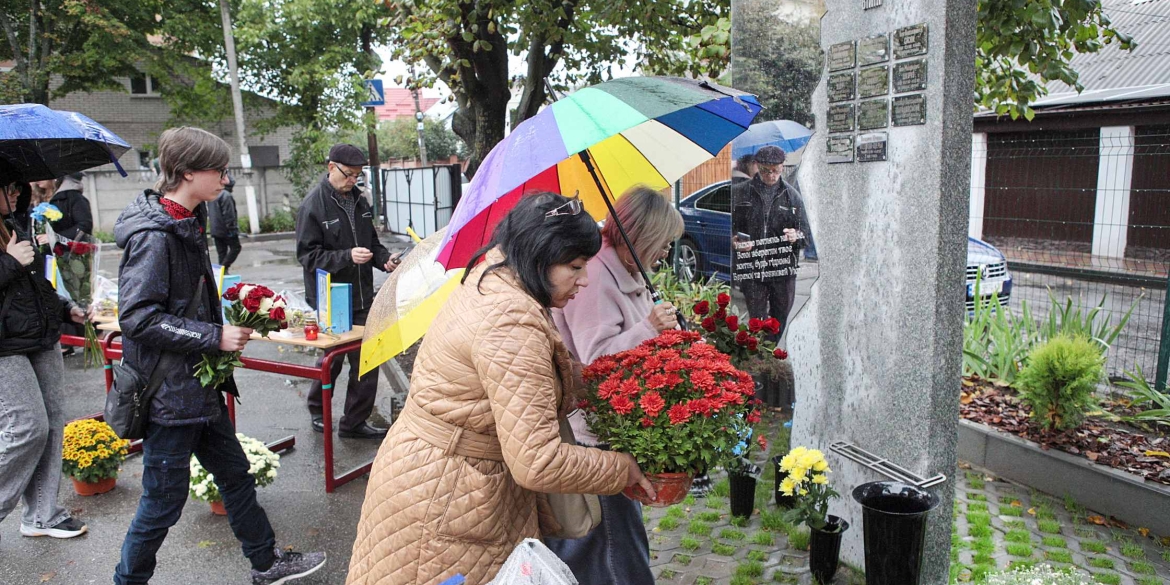 У п’яти ліцеях Вінниці відкрили пам’ятні знаки на честь загиблих випускників