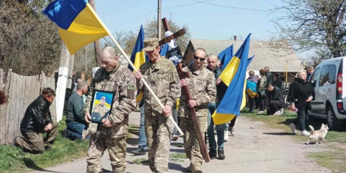 У Самгородоцькій громаді прощались із загиблим на Донеччині Героєм