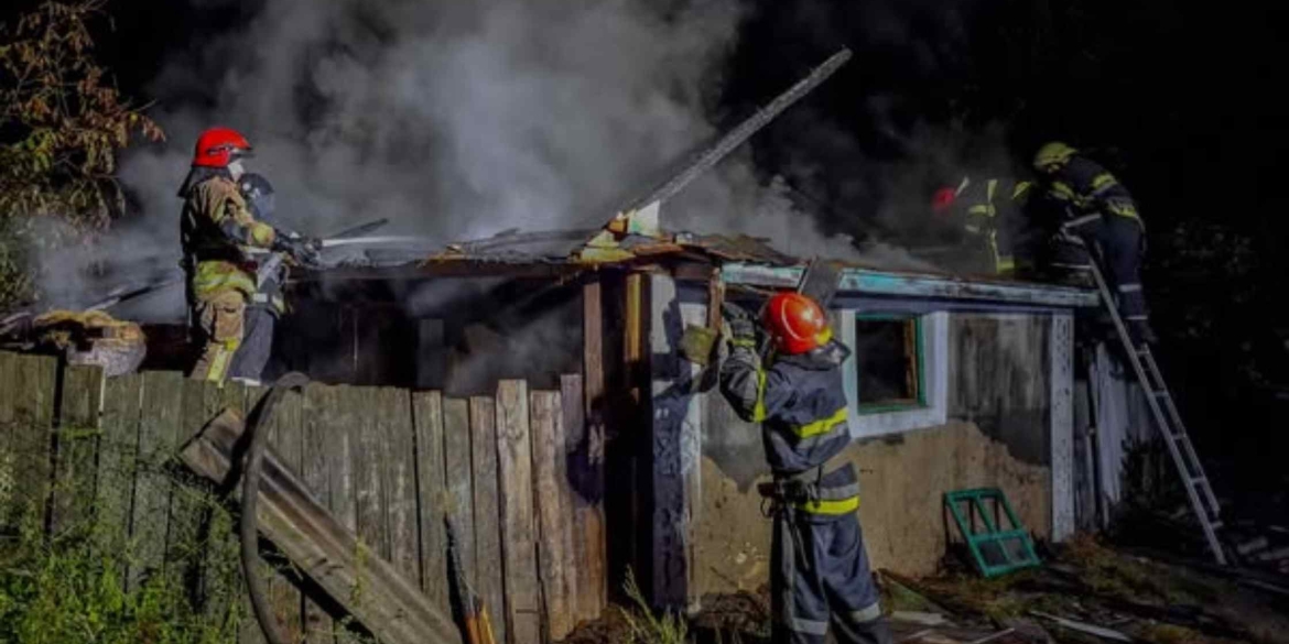 У Шаргороді горів житловий будинок, а у Немирівській громаді - авто