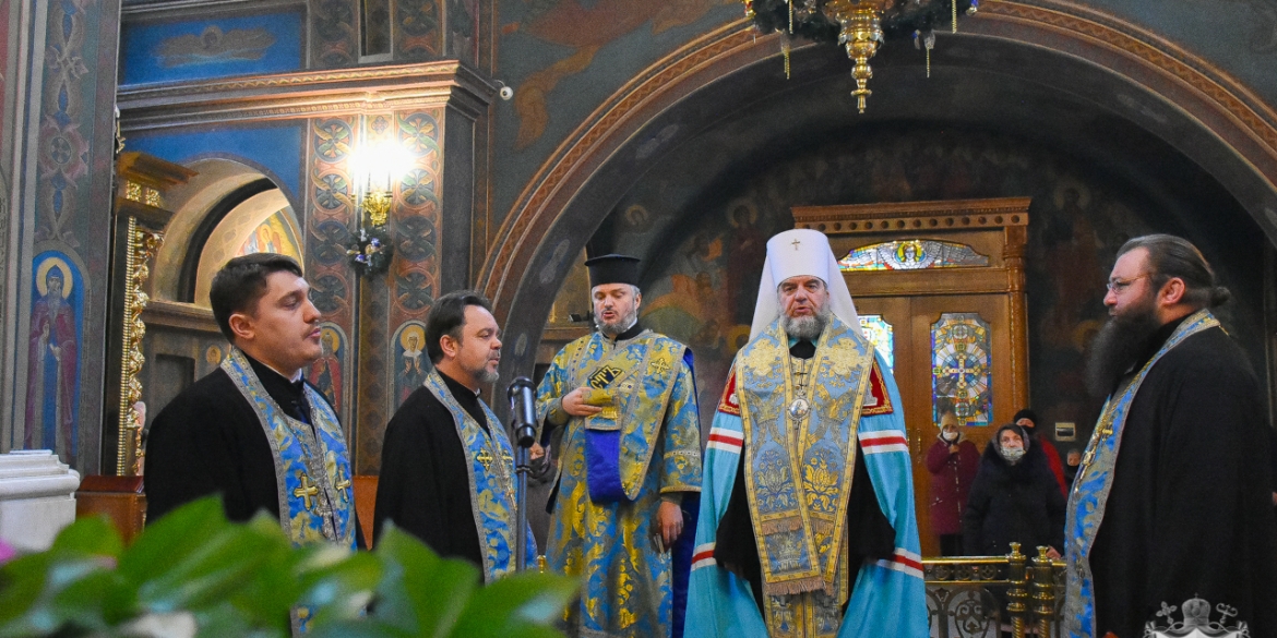 У Спасо-Преображенському соборі у Вінниці помолилися за Україну