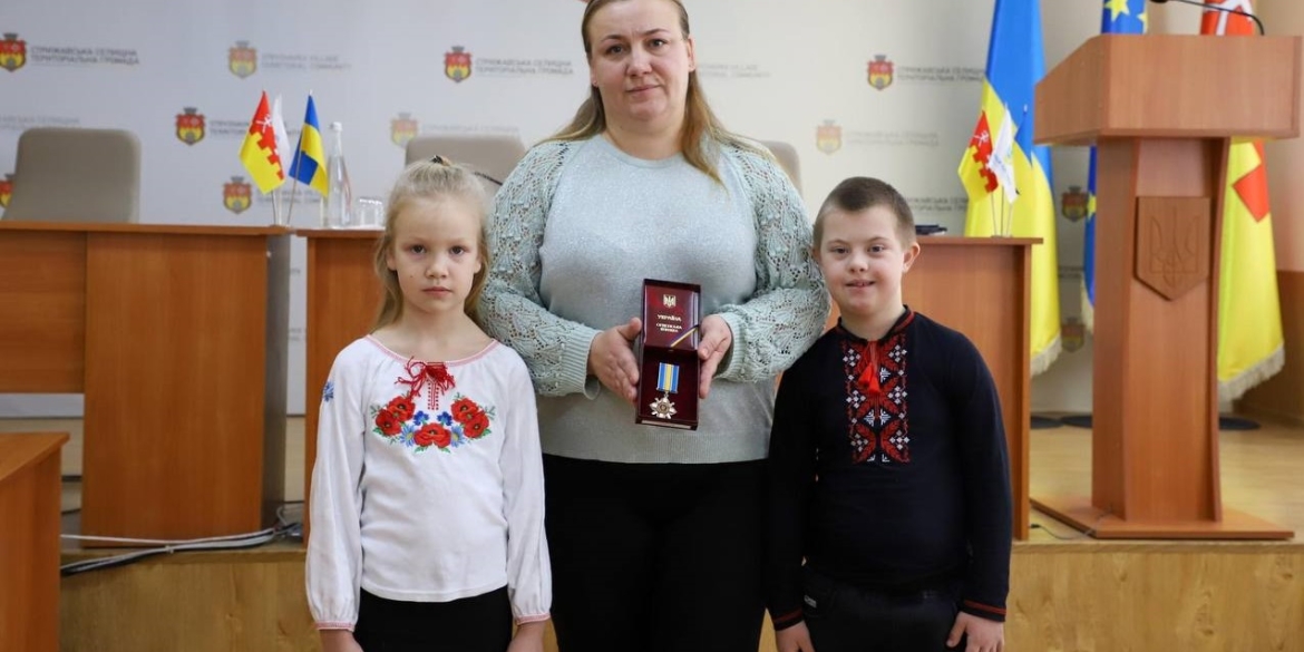 У Стрижавській громаді вручили орден "За мужність" сім'ї полеглого Героя