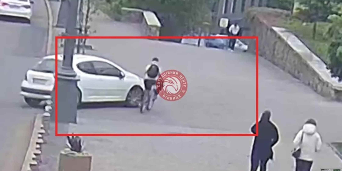У центрі Вінниці велосипедист потрапив під колеса Peugeot