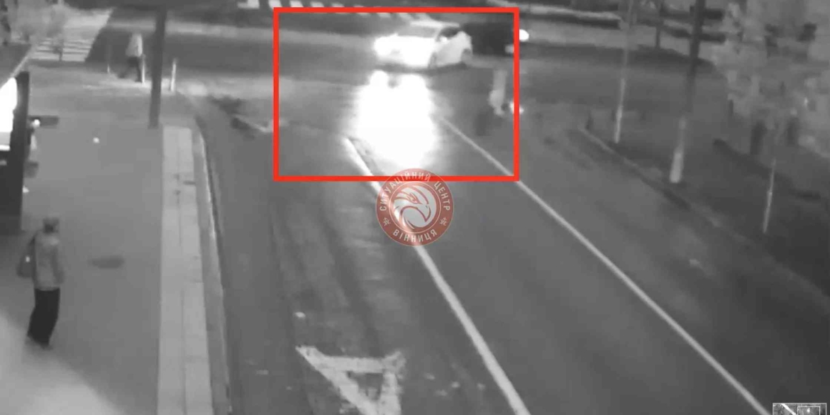 У центрі Вінниці водій автомобіля Nissan збив жінку на пішохідному переході
