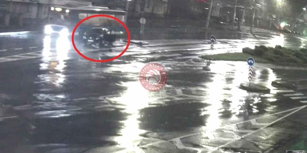 У центрі Вінниці водій наїхав на “острівець безпеки”