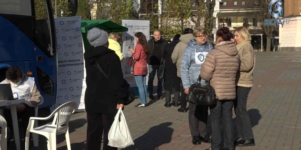 У центрі Вінниці знову працював мобільний вакцинобус