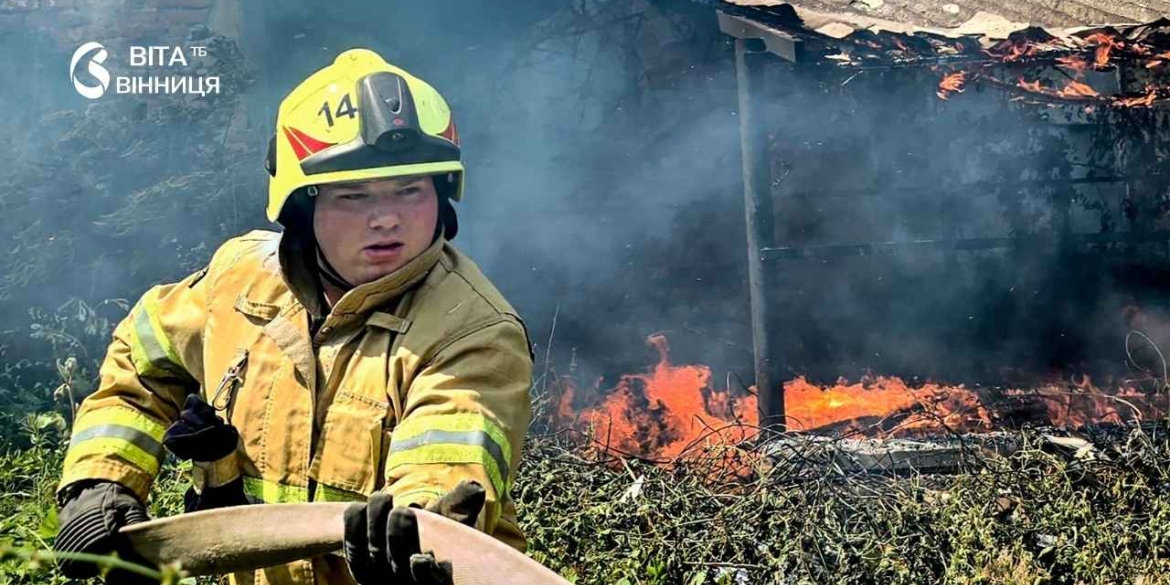 У Тульчині згорів піднавіс з дровами біля Фахового коледжу культури