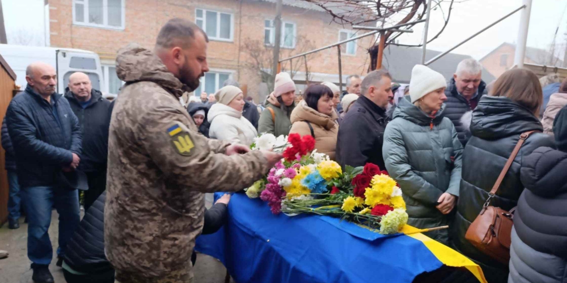 У Тульчинському районі прощались із загиблим воїном-земляком