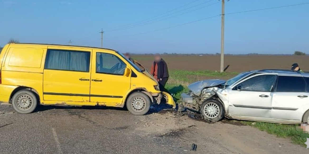 У Турбівській громаді Mercedes зіткнувся з Ford: постраждали четверо людей