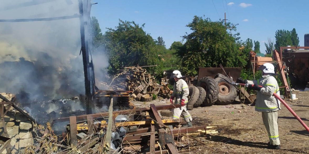 У Турбові згоріло дві тонни сіна - викликали рятувальників