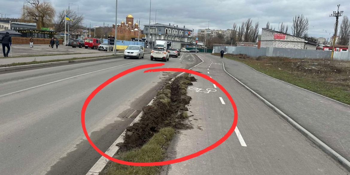 У Вінниці автокран пошкодив елемент благоустрою — водія змусили платити штраф