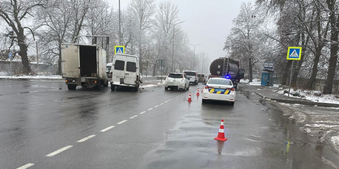 У Вінниці MAN не розминувся з Mercedes - у лікарню потрапив син одного з водіїв