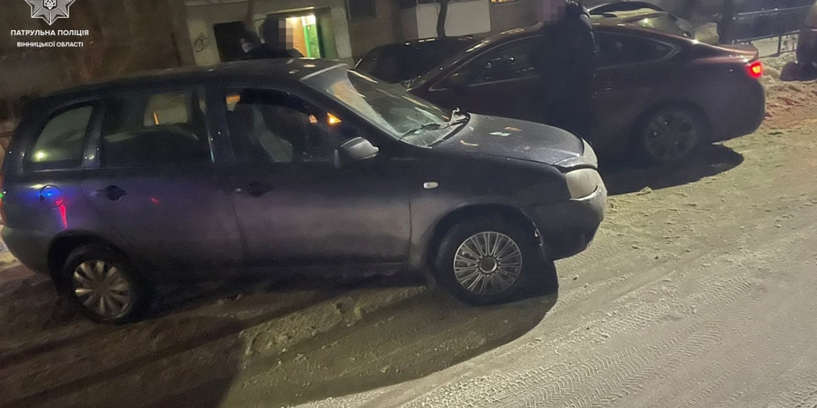 У Вінниці нетверезий водій ВАЗу зіткнувся з автомобілем Chrysler