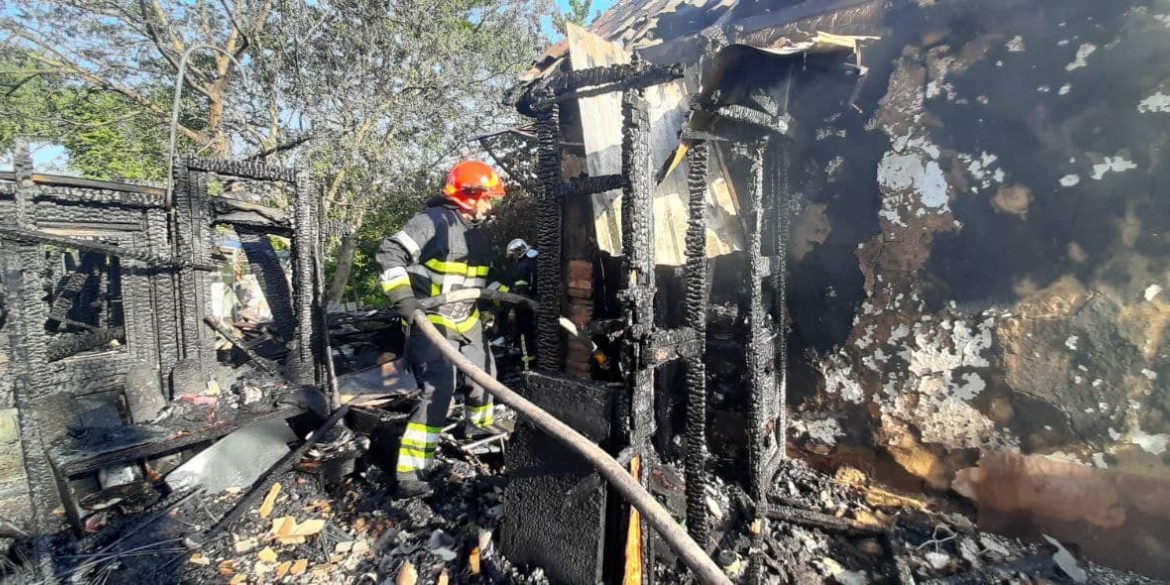 У Вінниці пожежа від короткого замикання знищила житловий будинок