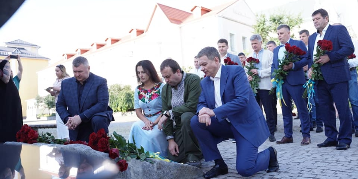 У Вінниці у День Незалежності віддали шану загиблим за державу Героям
