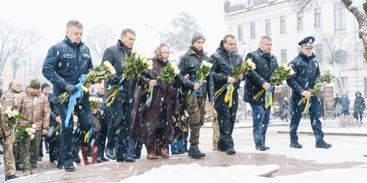 У Вінниці в День Гідності та Свободи вшанували пам'ять загиблих на Майдані