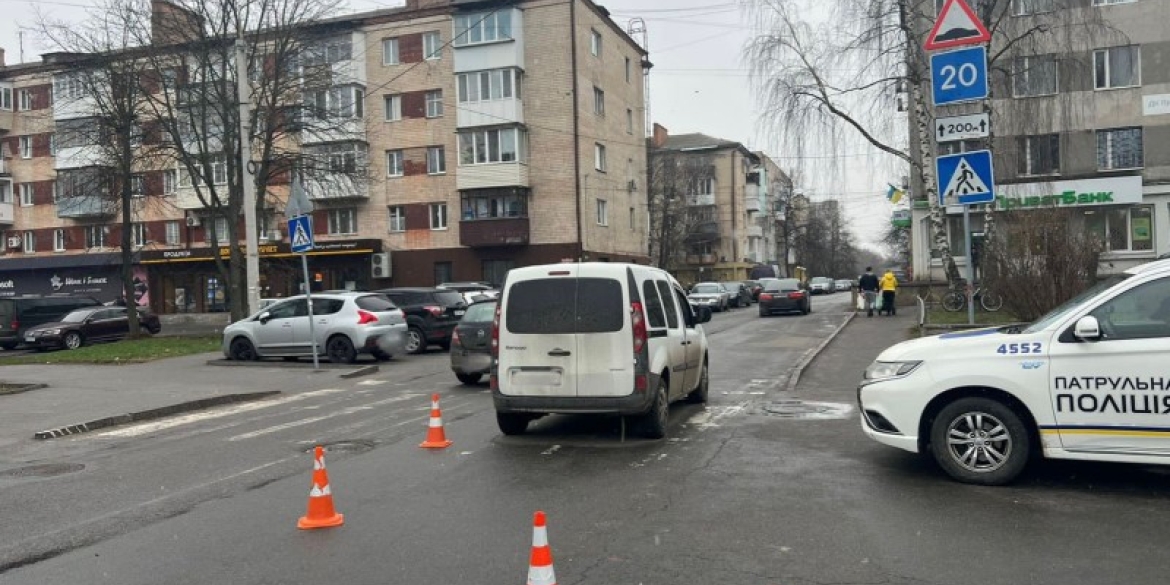 У Вінниці водій Renault збив на переході семирічну дівчинку