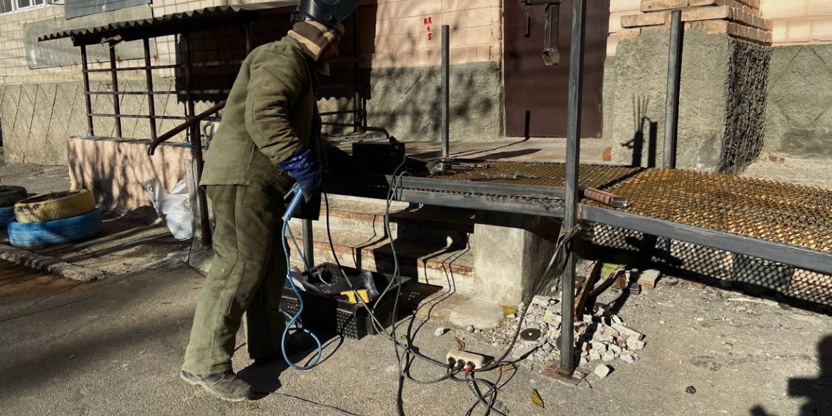 У Вінниці встановлюють ще один пандус - по вулиці Миколи Амосова, 21