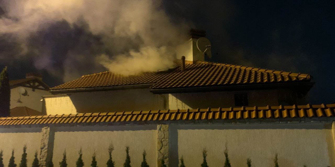 У Вінниці загорілась лазня на території приватного будинкуУ Вінниці загорілась лазня на території приватного будинку