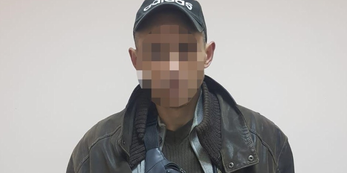 У Вінниці затримали "закладчика": чоловік мав при собі згортки з наркотиками