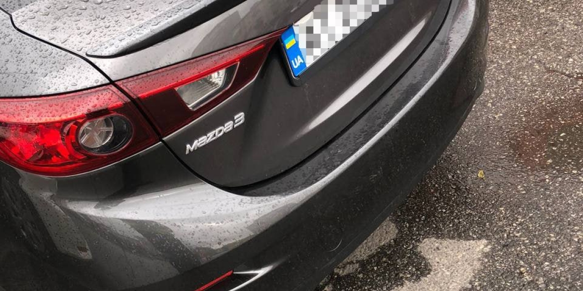 У Вінниці зупинили водія Mazda з підробленими правами