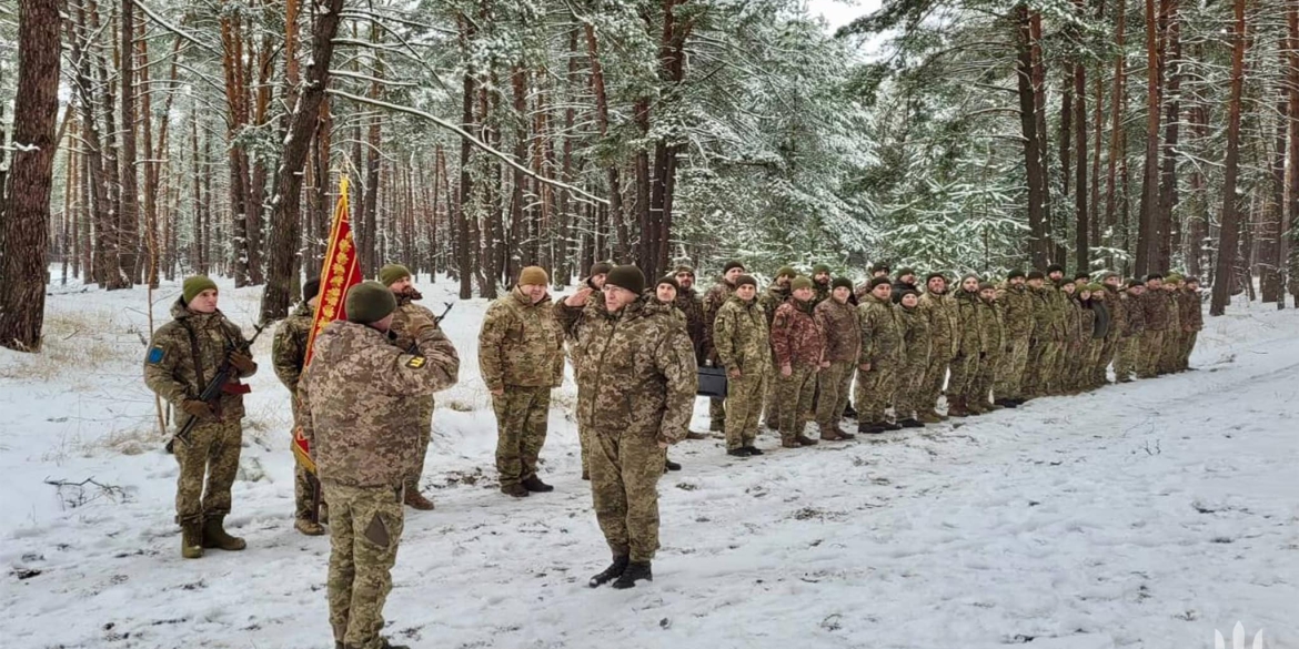 У вінницькій бригаді ТрО передали бойовий стяг новопризначеному командиру