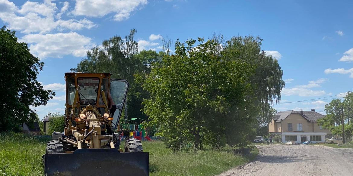 У Вінницько-Хутірському окрузі оновили розмітку, відновили ґрунтове покриття