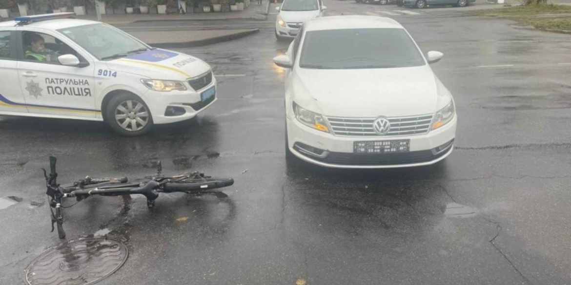 У Вінниці 29-річна водійка збила 21-річного велосипедиста