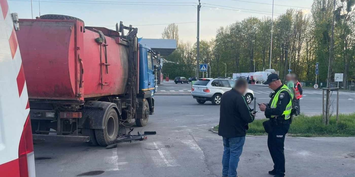 У Вінниці 72-річний велосипедист потрапив під колеса вантажівки