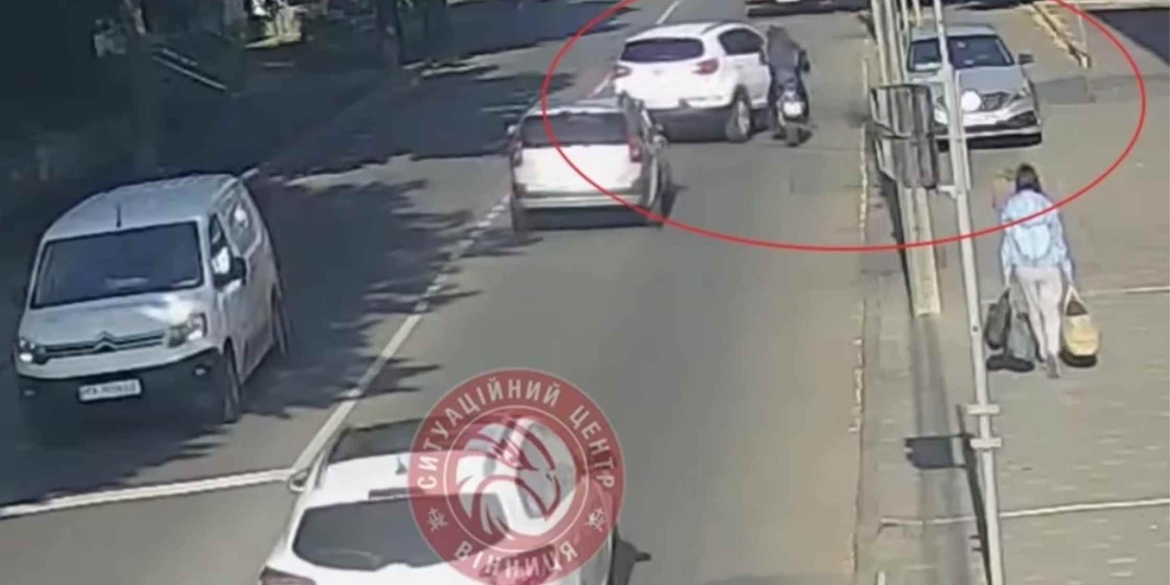 У Вінниці автомобіль зіткнувся з мотоциклом
