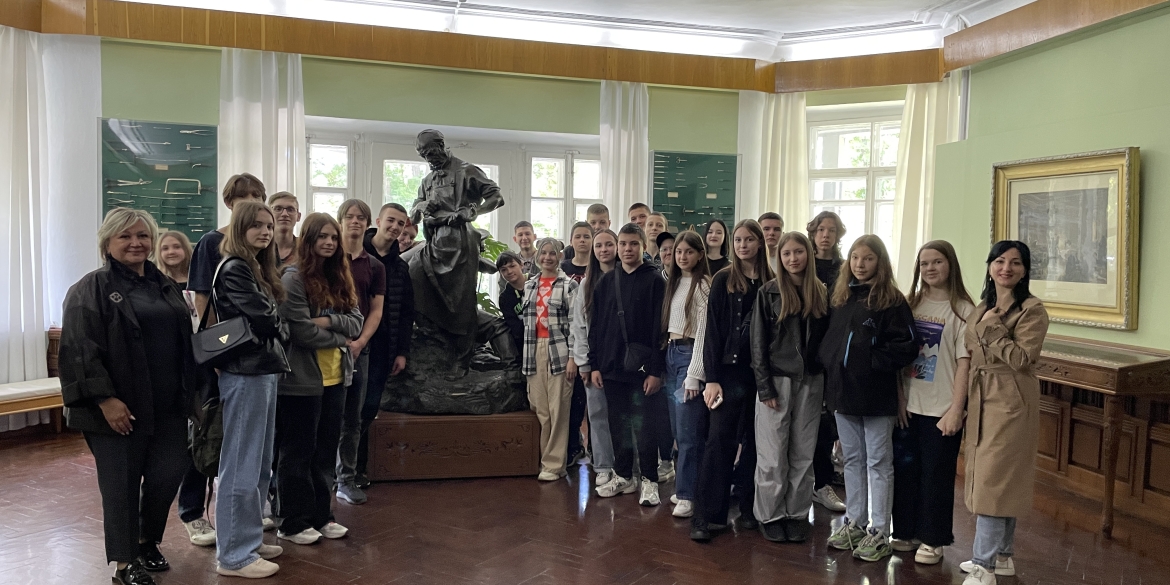 У Вінниці для дітей Захисників і ВПО влаштували екскурсію на «Вервольф» та в музей-садибу Пирогова
