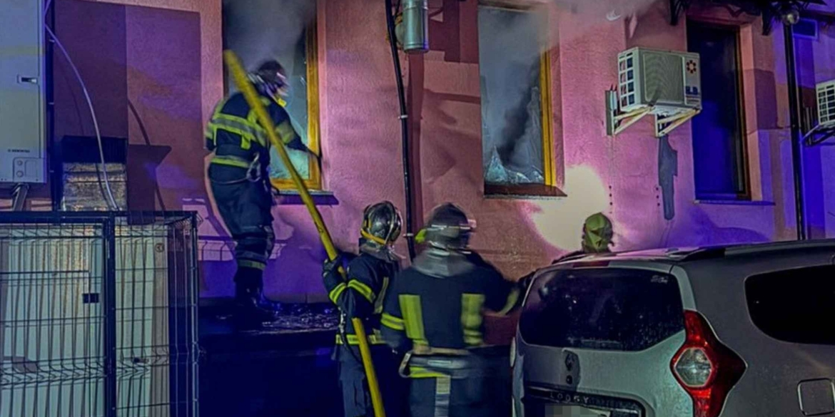 У Вінниці горіло кафе та автомобіль У Вінниці горіло кафе та автомобіль