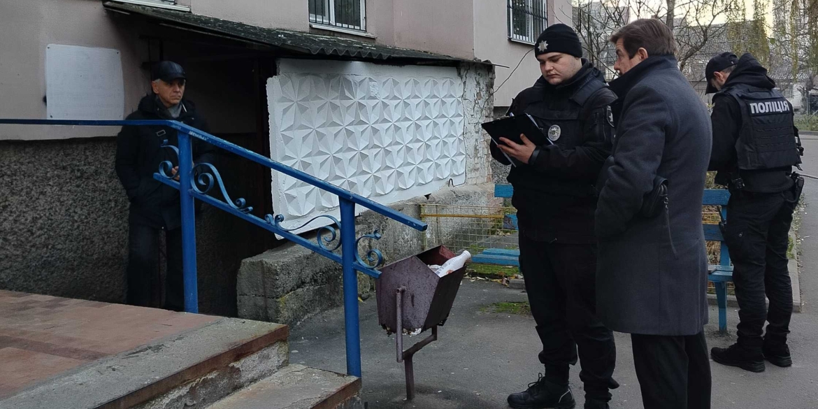 У Вінниці із залученням правоохоронців демонтували перешкоду на вході до тимчасового укриття