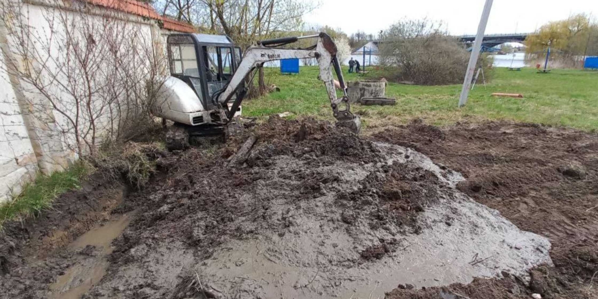 У Вінниці на березі Південного Бугу незаконно зняли верхній шар ґрунту