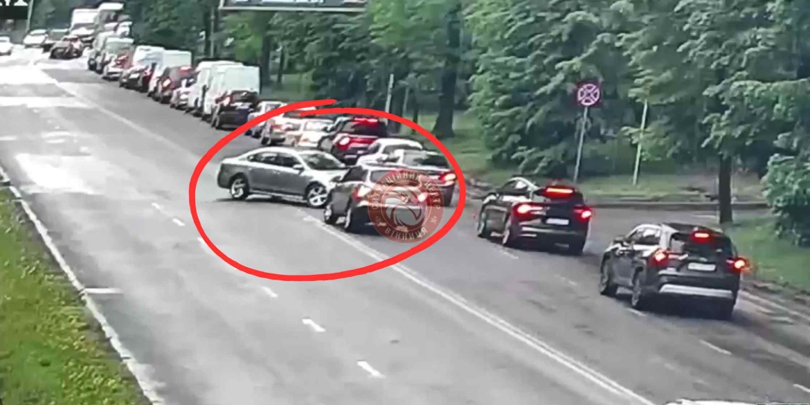 У Вінниці на Хмельницькому шосе сталась автопригода за участю двох авто