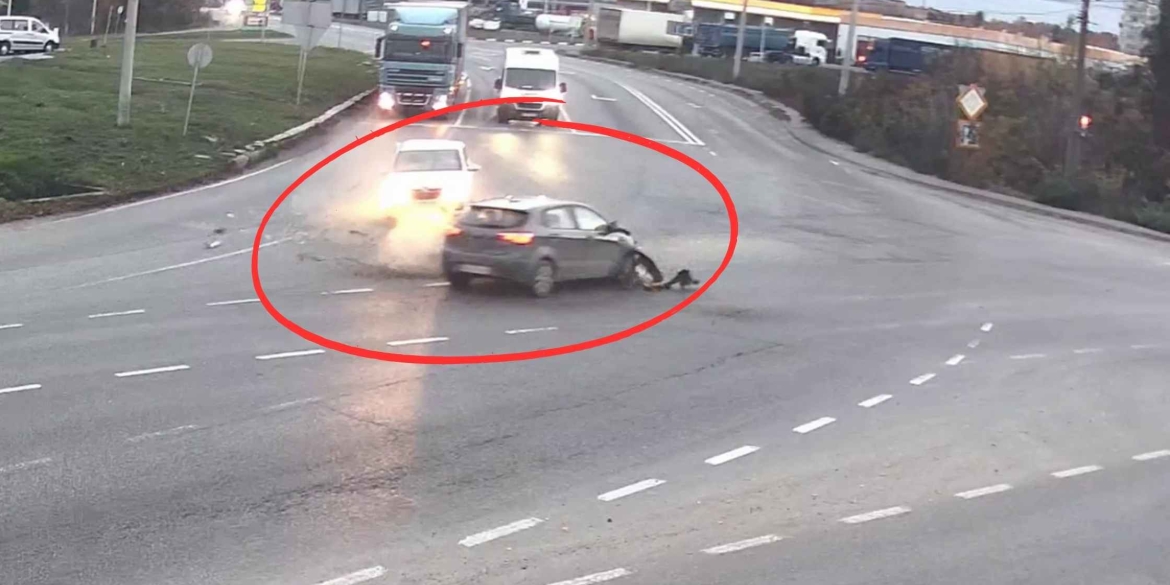 На Хмельницькому шосе у Вінниці зіткнулись два автомобілі На Хмельницькому шосе у Вінниці зіткнулись два автомобілі