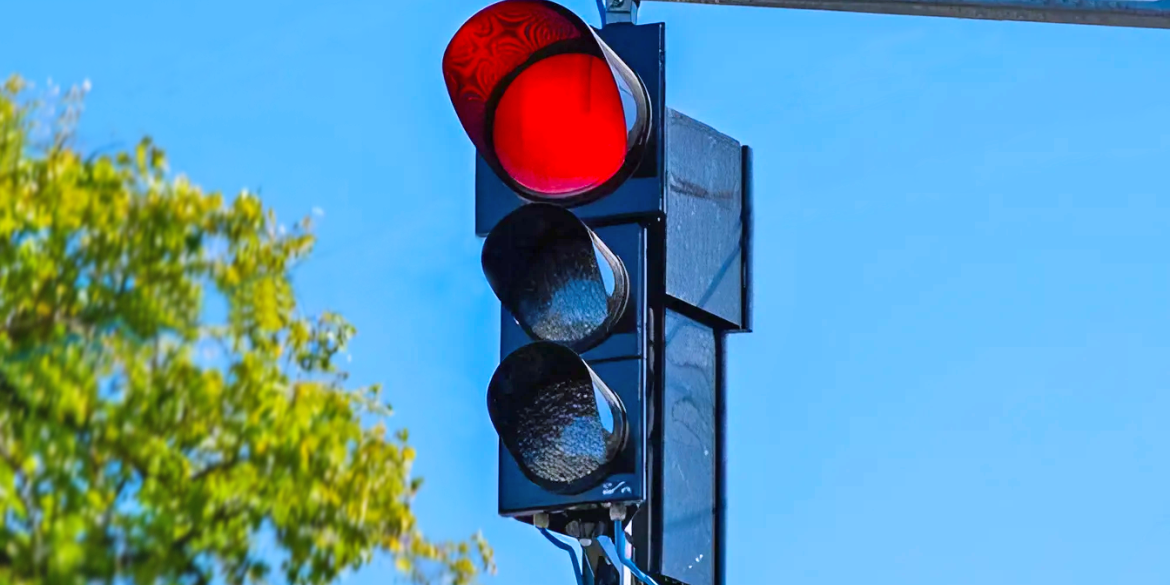У Вінниці на перехрестях замінять блоки безперебійного живлення світлофорів