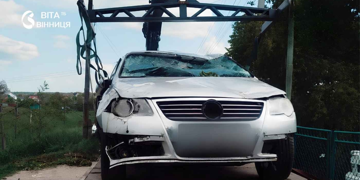 У Вінниці на Привокзальній п’яний 18-річний водій перекинувся на залізничні колії