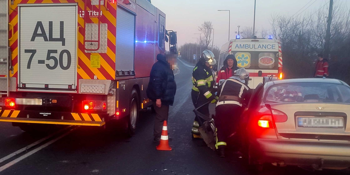 У Вінниці на вул. Левка Лук’яненка деблоковували водія з розтрощеної автівки