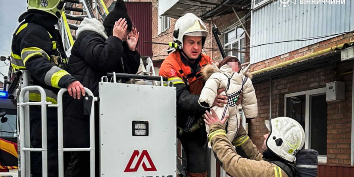 У Вінниці на вул. Павла Корнелюка ліквідували пожежу в п’ятиповерхівці