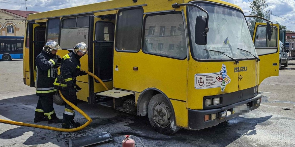 У Вінниці на вул.Привокзальній горіло маршрутне таксі