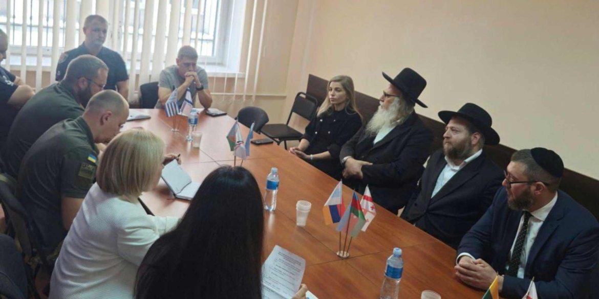 У Вінниці обговорили як гарантувати безпеку паломників-хасидів, які їдуть на святкування Рош га-Шана