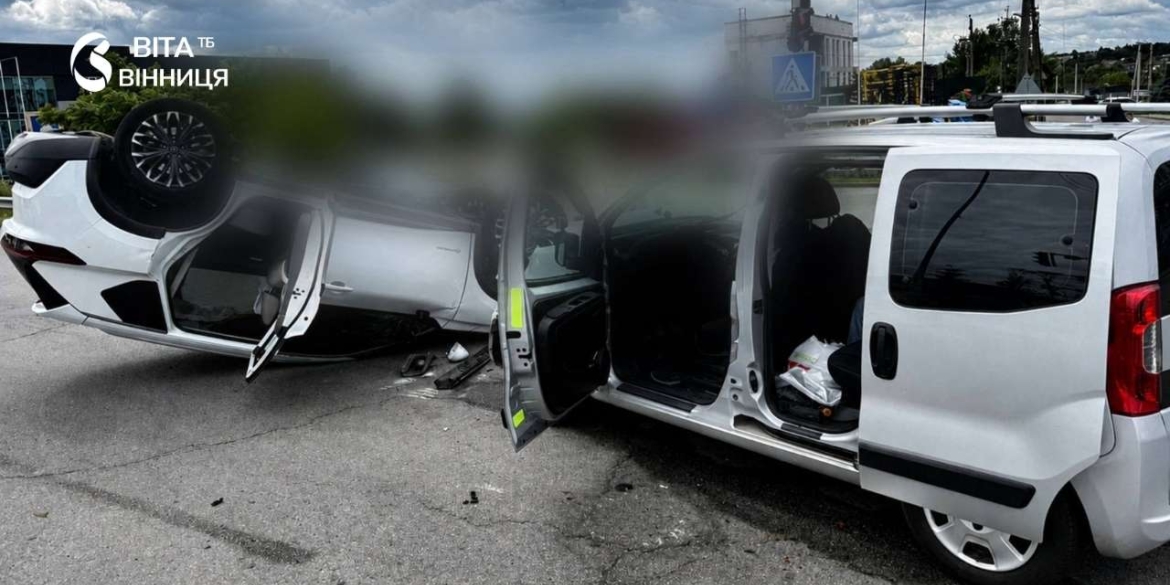 У Вінниці перекинувся автомобіль після ДТП на Немирівському шосе