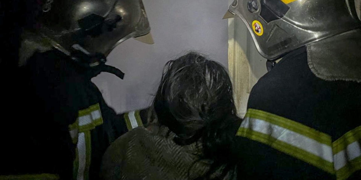 У Вінниці під час пожежі на вул.Мирослава Скорика надзвичайники врятували людину