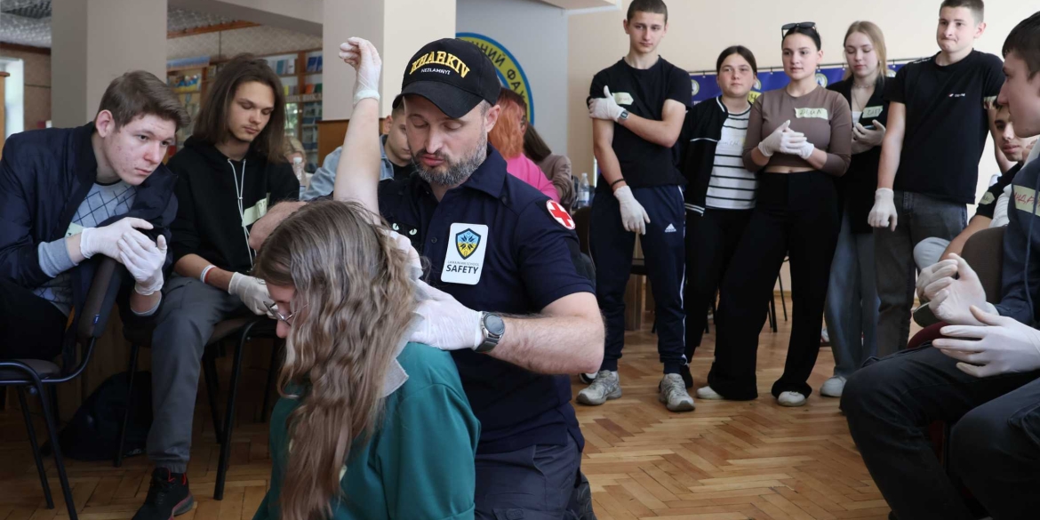 У Вінниці підлітки опановують навички першої домедичної допомоги