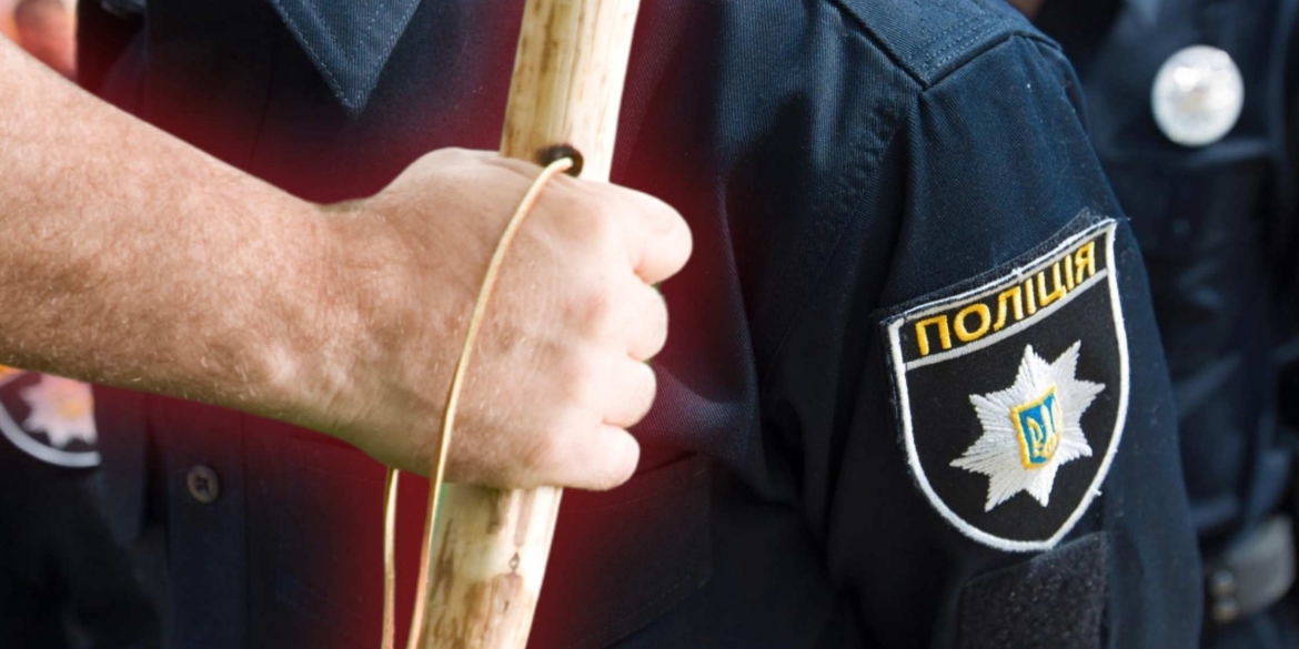 У Вінниці підліток вдарив поліцейського палицею по голові