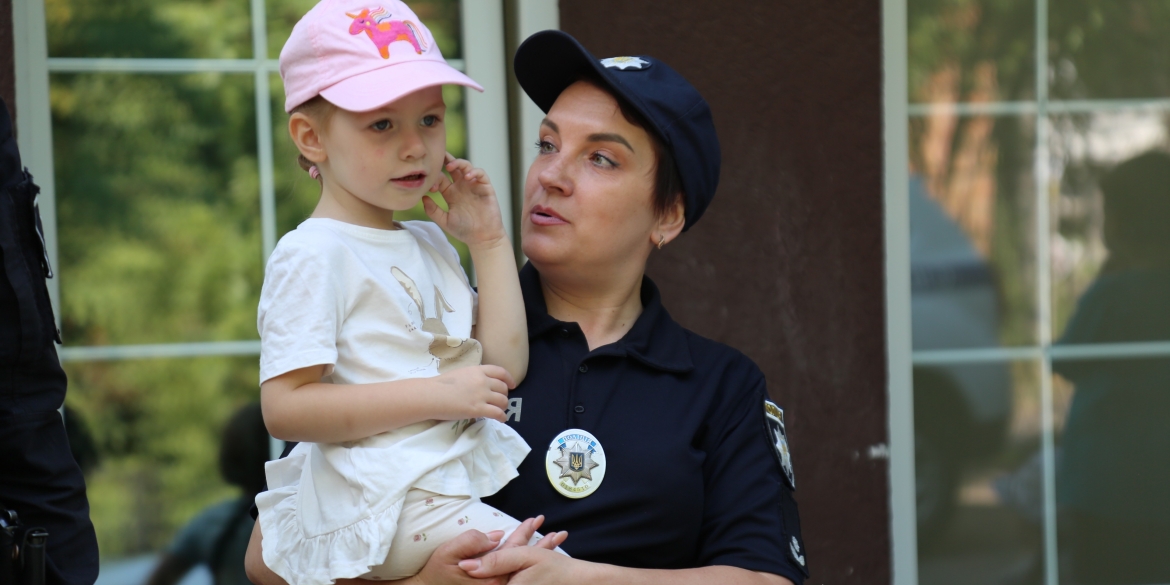 У Вінниці поліцейські нагадали діткам основні правила поведінки в умовах сьогодення