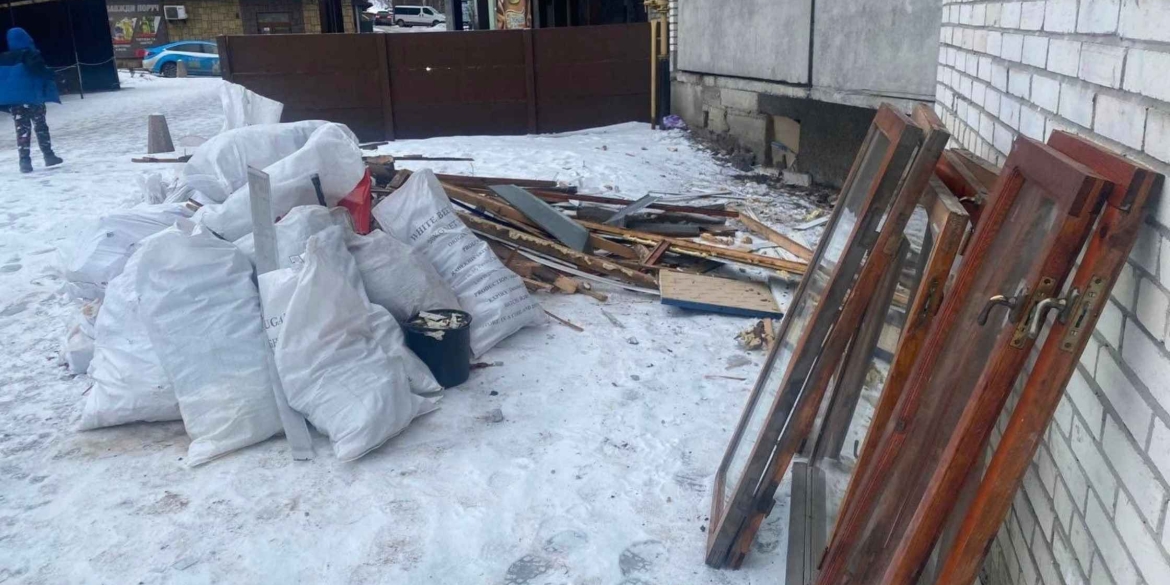 У Вінниці порушник складав будівельні відходи посеред загального двору