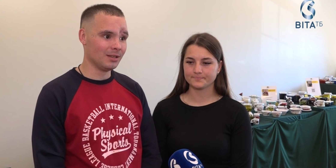 У Вінниці презентували виставку глиняного посуду, виготовленого ветеранами
