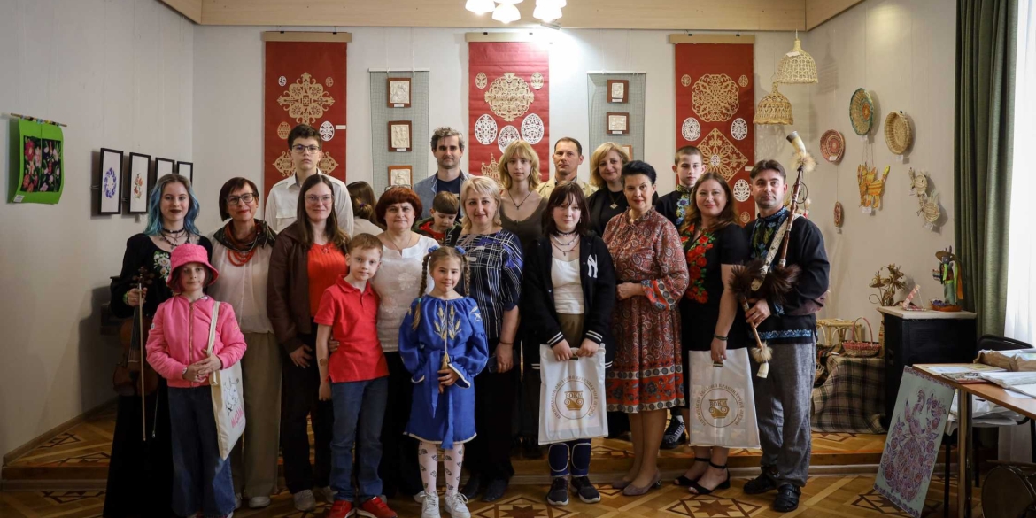 У Вінниці презентували виставку учасників та переможців Молодіжної бієнале українських традиційних ремесел
