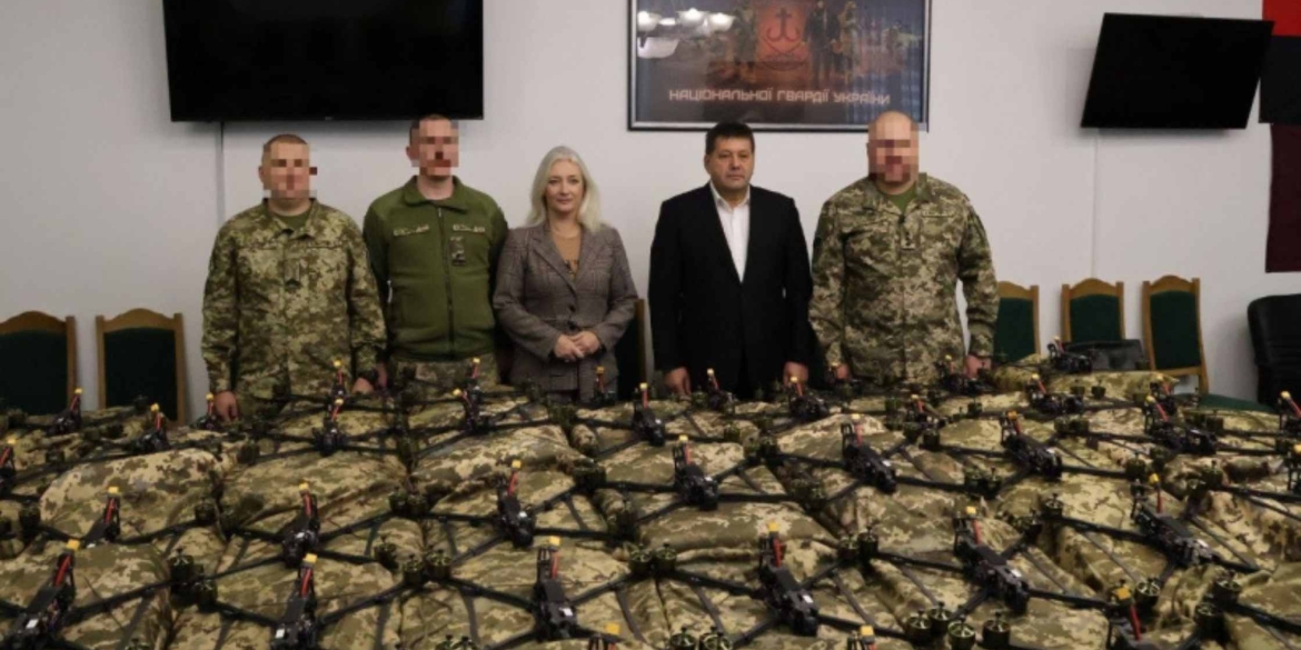 У Вінниці прикордонникам передали дрони та тактичні маскувальні плащі